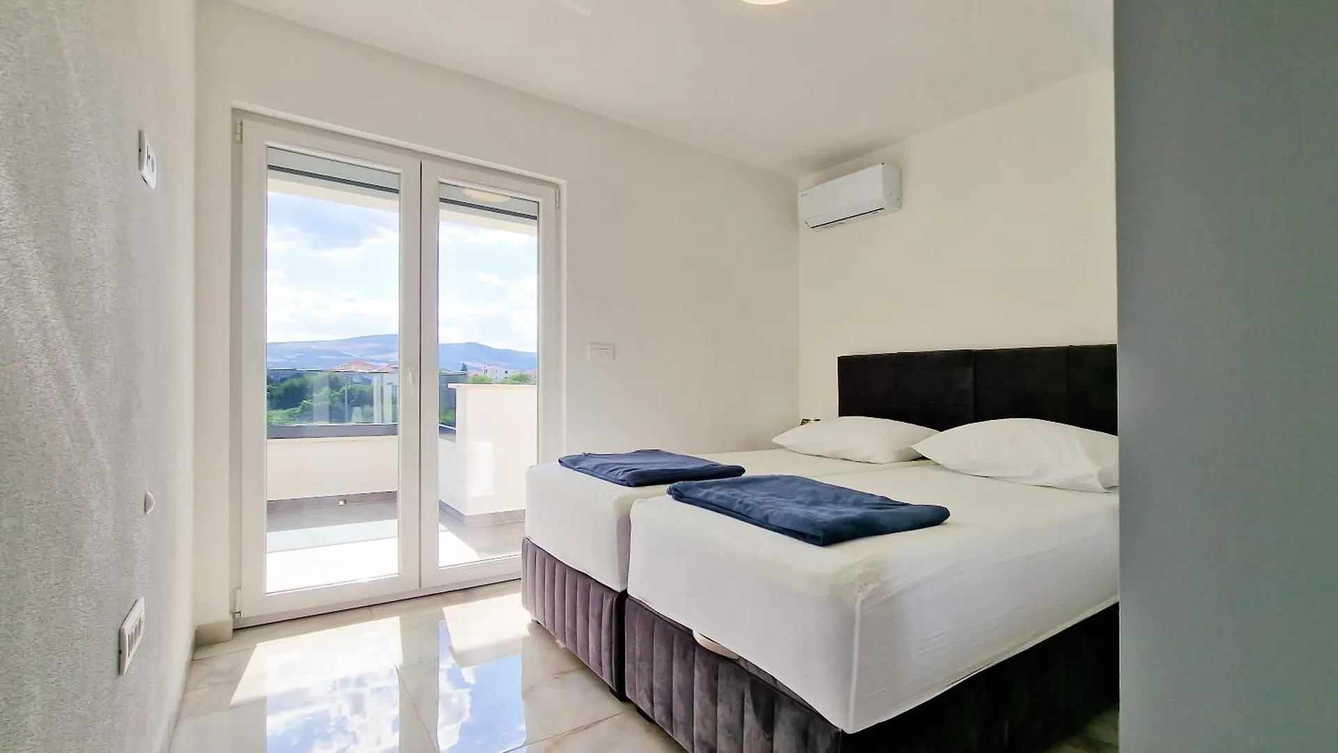 Villa Apartments Marko & Simun Kastela 0*,