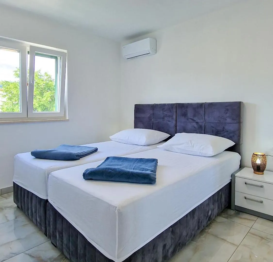 Villa Apartments Marko & Simun Kastela