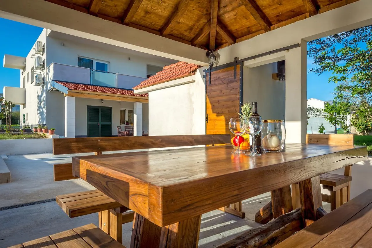 Villa Apartments Marko & Simun Kastela